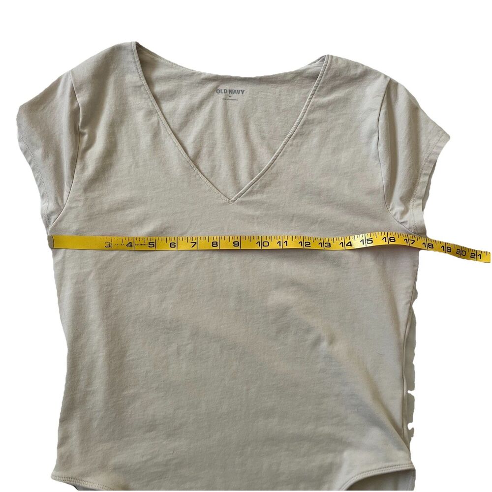 Old Navy Bodysuit Ivory Short Sleeve Cap Scoop Neck Snap Gusset T-Shirt Size XL - Picture 8 of 9